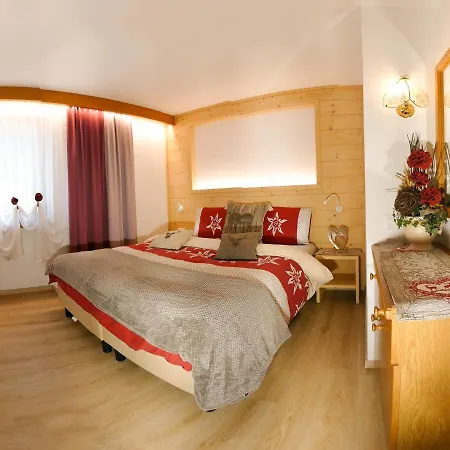 Villa Artic Apartments Campitello di Fassa Buitenkant foto